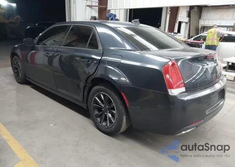 2016 Chrysler 300 Limited z USA, uszkodzony, nr VIN 2C3CCAAG4GH181362